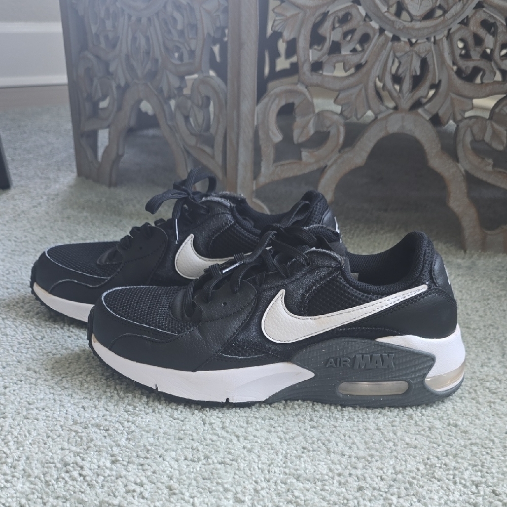 Nike Air Max Black and White Athletic Shoes